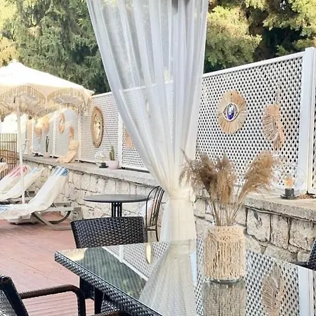 The One Alacatı Oda ve Kahvaltı Çeşme