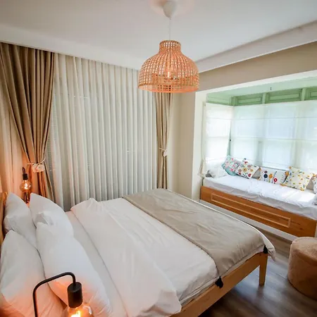 The One Alacatı Oda ve Kahvaltı *