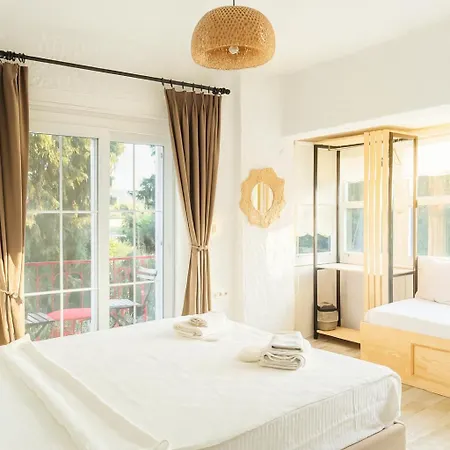 Oda ve Kahvaltı The One Alacatı