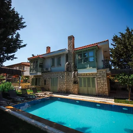 The One Alacati Nocleg ze śniadaniem *